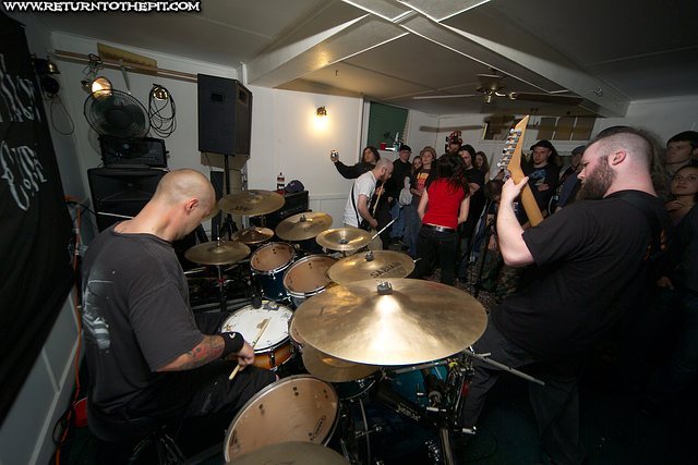 [abnormality on May 19, 2007 at A Terrible House (Winthrop, Ma)]