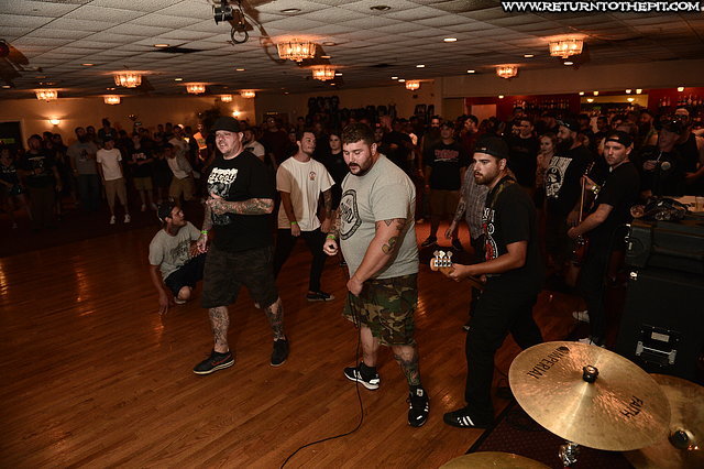 [absolute suffering on Aug 27, 2016 at Emerald Hall (Abington, MA)]
