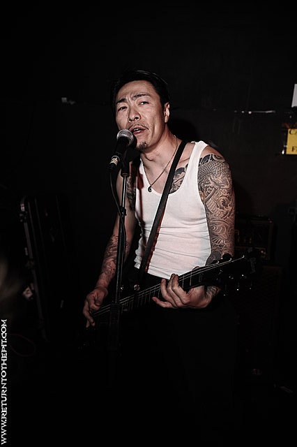 [aggressive dogs on Apr 17, 2009 at the Palladium - Secondstage (Worcester, MA)]