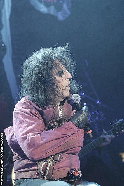 [alice cooper on Oct 16, 2010 at DCU Center (Worcester, MA)]