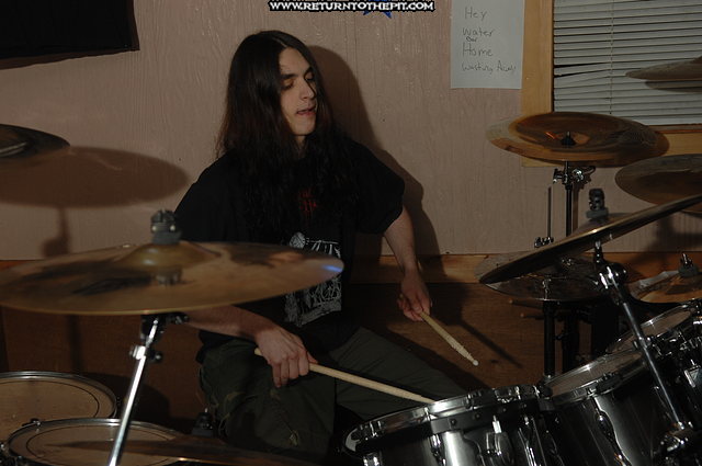 [baphomets horns on Jan 20, 2007 at Dee Dee's Lounge (Quincy, Ma)]