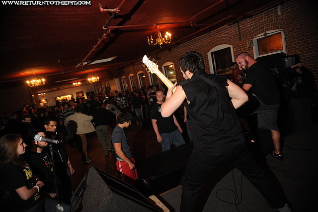 [beneath the massacre on Mar 2, 2008 at Waterfront Tavern (Holyoke, Ma)]