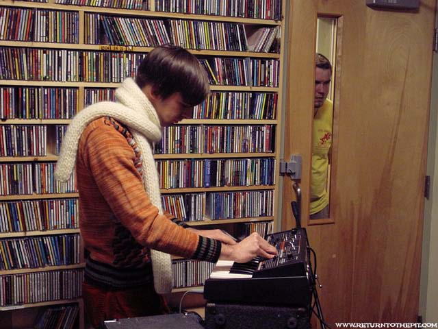 [between two thieves on Dec 25, 2001 at Live in the WUNH studios (Durham, NH)]