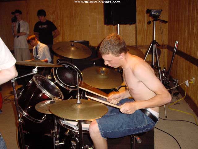 [between two thieves on Jun 28, 2002 at Knights of Columbus (Lawrence, MA)]