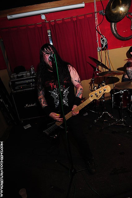 [black anvil on Apr 29, 2011 at P.A.'s Lounge (Somerville, MA)]