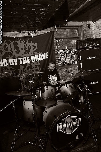 [bound by the grave on May 28, 2016 at Sidebar (Baltimore, MD)]