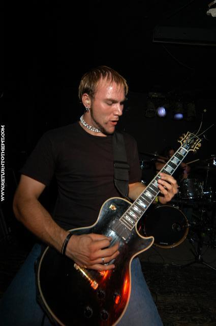 [burn in silence on Sep 22, 2004 at the Webster Theater (Hartford, CT)]