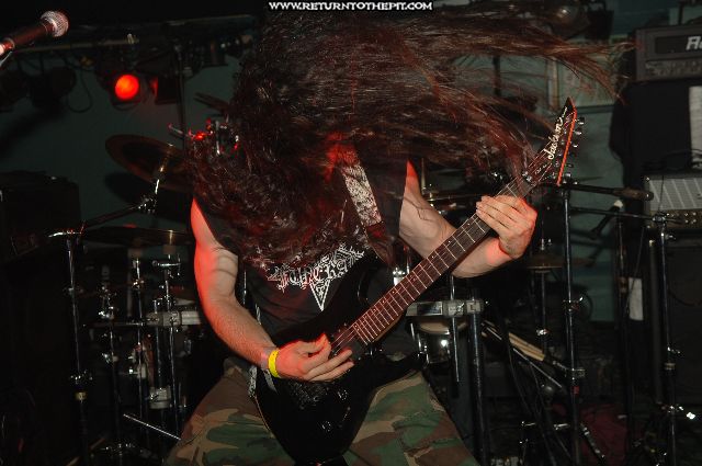 [coffin birth on Jul 28, 2006 at Mark's Showplace (Bedford, NH)]