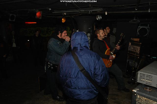 [conifer on Jan 11, 2004 at the Bombshelter (Manchester, NH)]