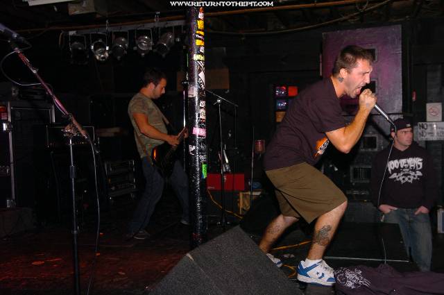 [cut throat on Sep 29, 2005 at the Living Room (Providence, RI)]