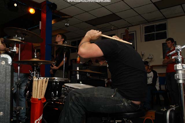 [darken the sky on Sep 5, 2003 at the Summit Cafe (Derry, NH)]