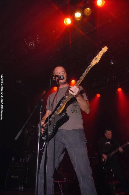 [dbc on Dec 10, 2005 at le Spectrum (Montreal, QC)]