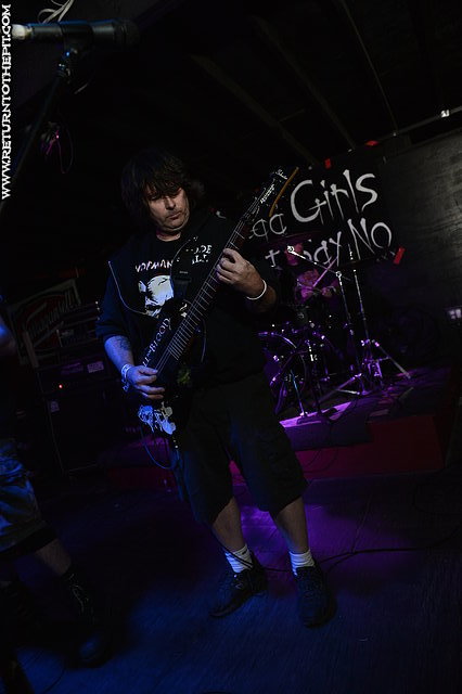 [dead girls dont say no on Sep 26, 2015 at Simons 677 - Outside Stage (Providence, RI)]