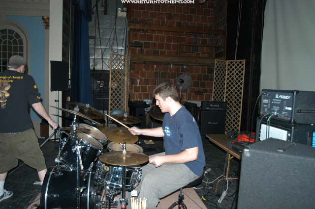 [deadwater drowning on Mar 1, 2003 at Bitter End Fest day 2 - Civic League (Framingham, MA)]