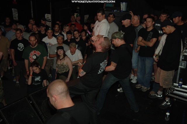[death threat on Apr 29, 2006 at the Palladium - secondstage (Worcester, Ma)]