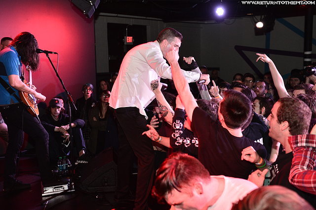 [defeater on Oct 30, 2015 at 3S Art Space (Portsmouth, NH)]