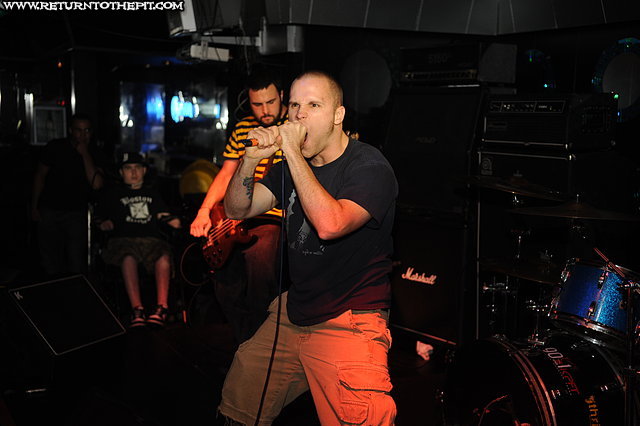 [die young on Jun 7, 2008 at Club Lido (Revere, MA)]