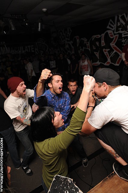[dogfight us on Oct 2, 2009 at Anchors Up (Haverhill, MA)]