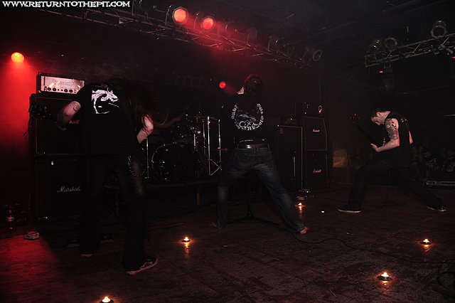 [dragged into sunlight on May 26, 2012 at Sonar (Baltimore, MD)]