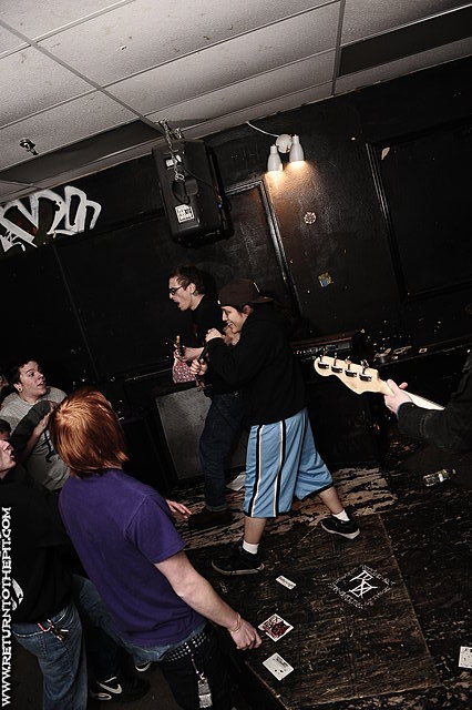 [dry heave on Dec 3, 2010 at Anchors Up (Haverhill, MA)]