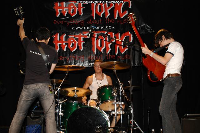 [endwell on Jul 25, 2004 at Hellfest - Hot Topic Stage (Elizabeth, NJ)]