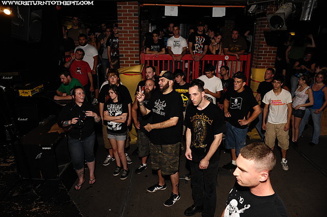 [full blown chaos on Aug 22, 2009 at Anchors Up (Haverhill, MA)]