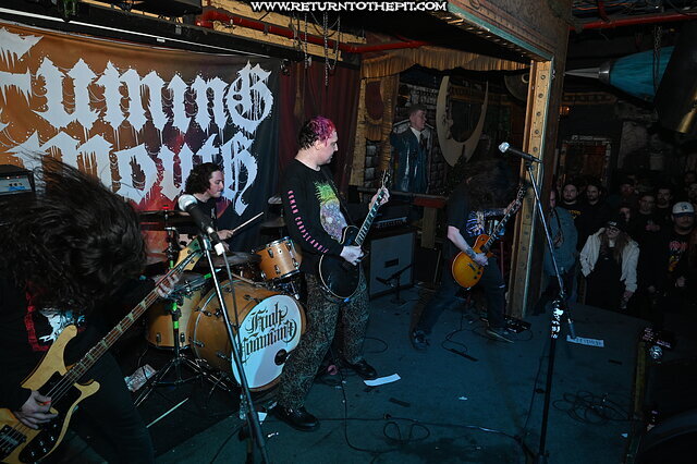[fuming mouth on Jan 7, 2023 at Ralph's (Worcester, MA)]
