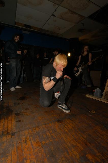 [get killed on Mar 30, 2004 at the Living Room (Providence, RI)]