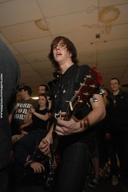 [guns up on Feb 2, 2007 at Roller Kingdom (Hudson, Ma)]