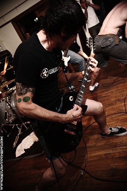[harms way on Aug 13, 2009 at ICC Church (Allston, MA)]
