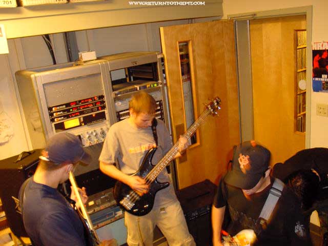 [held hostage on Jul 9, 2002 at Live in the WUNH studios (Durham, NH)]