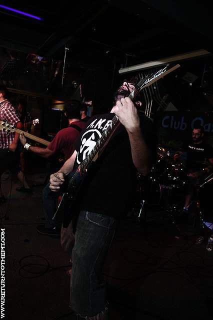 [hivesmasher on Aug 13, 2011 at Club Oasis (Worcester, MA)]
