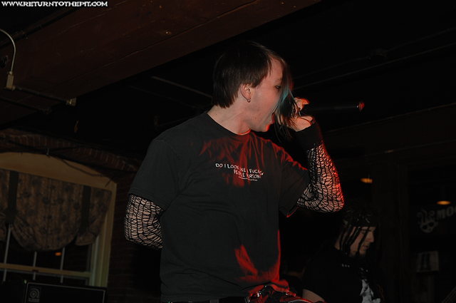 [hollow image on Apr 14, 2007 at Milly's Tavern (Manchester, NH)]