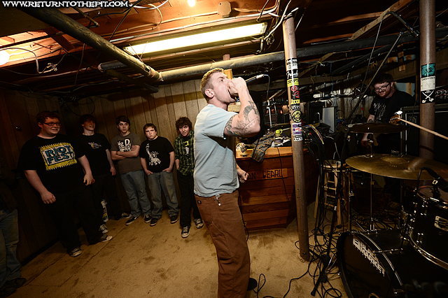[hoodwrecked on Apr 13, 2013 at Tino's Basement (Dover, NH)]