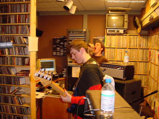 [icarus falls on Feb 19, 2002 at Live in the WUNH studios (Durham, NH)]