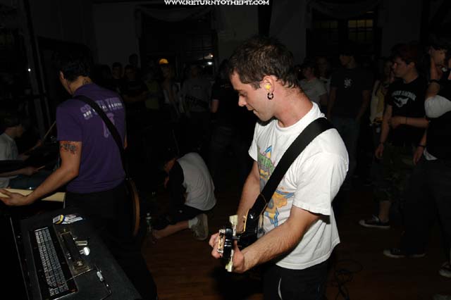 [in pieces on May 30, 2003 at Oddfellas (Stratford, CT)]