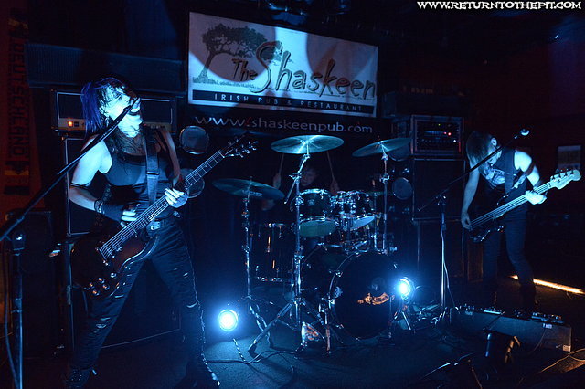 [inaeona on Dec 3, 2015 at the Shaskeen Pub (Manchester, NH)]