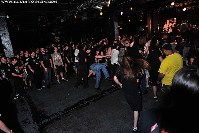 [lack of interest on May 26, 2011 at Sonar (Baltimore, MD)]