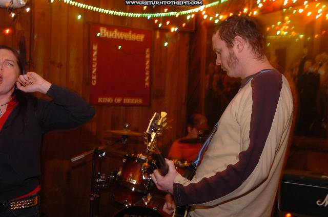 [lili brigadera on Dec 4, 2005 at O'Briens Pub (Allston, Ma)]