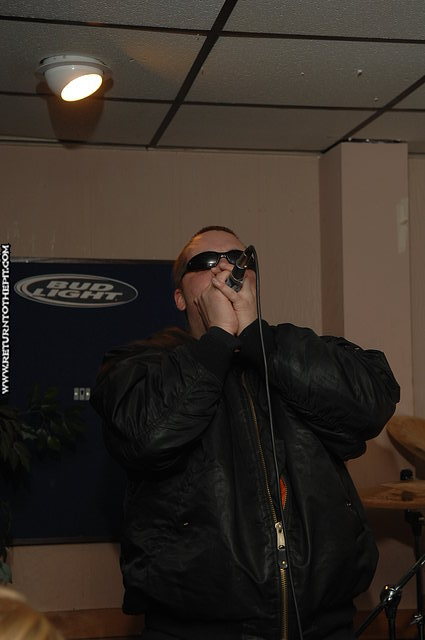 [martyrvore on Jan 20, 2007 at Dee Dee's Lounge (Quincy, Ma)]