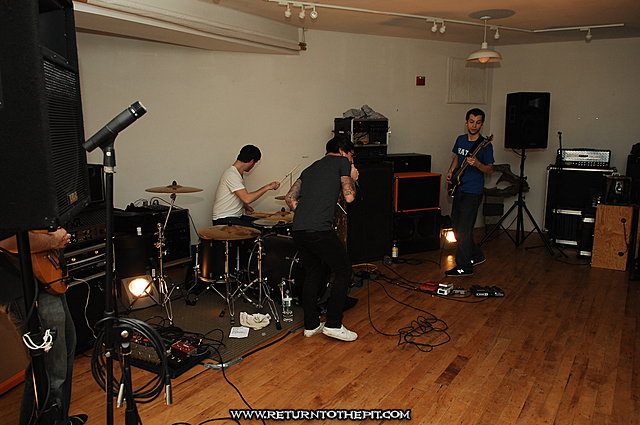 [mast on Jan 2, 2009 at 119 Gallery (Lowell, MA)]