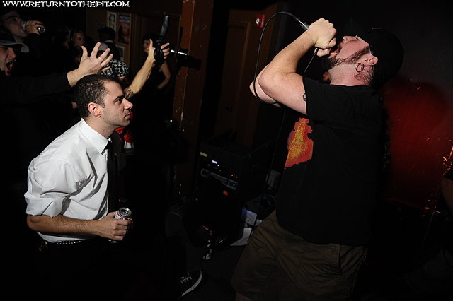 [mob hit on Nov 15, 2008 at O'Briens Pub (Allston, MA)]