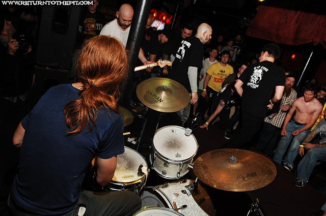 [negative approach on May 16, 2008 at Club Hell (Providence, RI)]