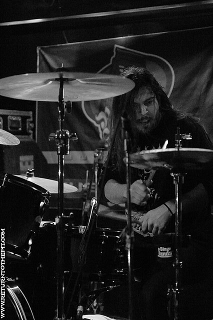 [obsidian tongue on Dec 12, 2010 at Dover Brickhouse (Dover, NH)]