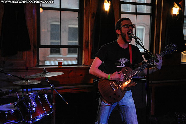 [old grey on May 6, 2012 at The Limelight Lounge (Haverhill, MA)]