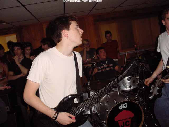 [on broken wings on Dec 6, 2002 at Knights of Columbus (Lawrence, Ma)]