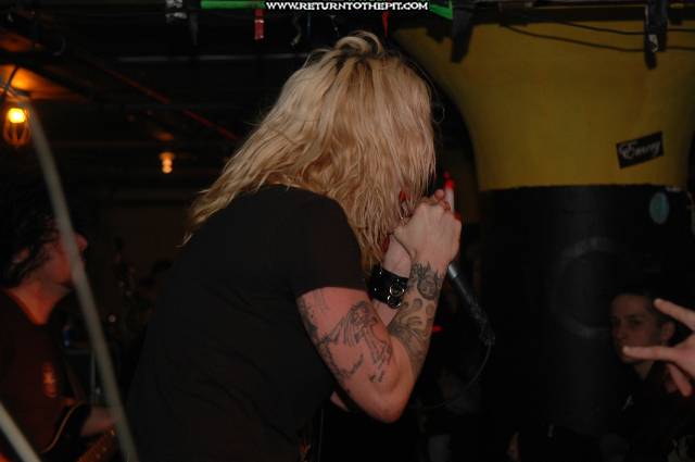 [otep on Feb 24, 2005 at the Bombshelter (Manchester, NH)]