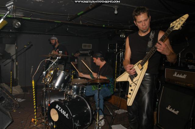 [overlorde on Oct 1, 2004 at the Bombshelter (Manchester, NH)]
