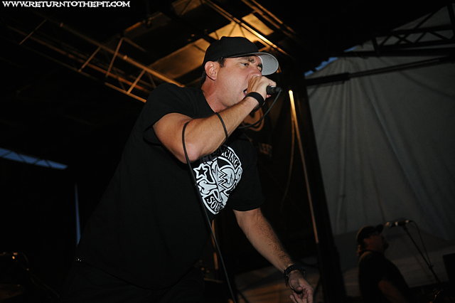 [pennywise on Jul 23, 2008 at Comcast Center - Vans 66 Mainstage (Mansfield, MA)]