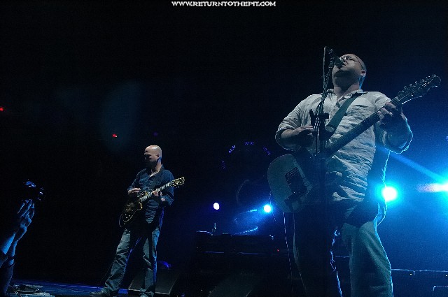[pixies on Jun 15, 2005 at Agganis Arena (Boston, Ma)]